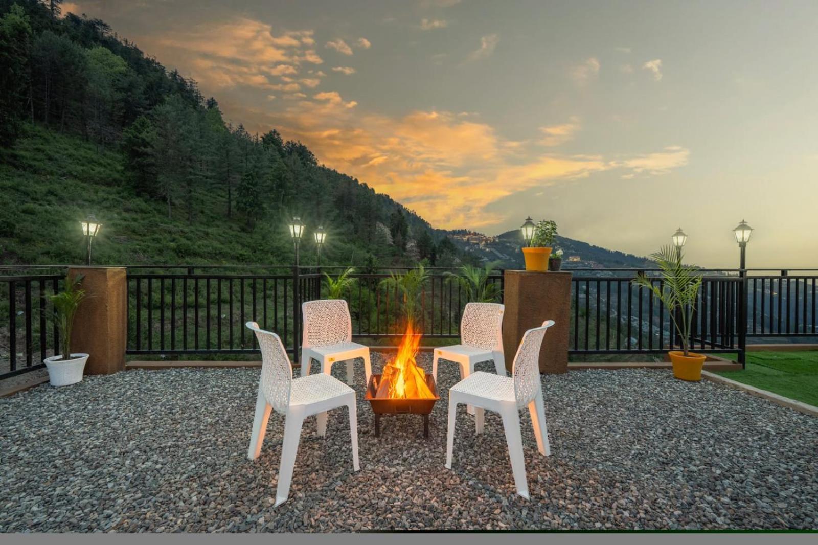 The Countryside Retreat I Vacations I Conference I Mice I Family Events I Open Air Terrace I Sky Bonfire I Kufri By Exotic Stays Shimla Ngoại thất bức ảnh